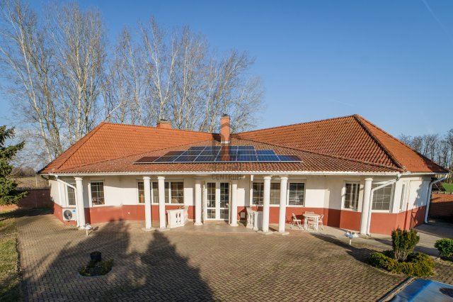 Eladó hotel, Szatymazon 525 M Ft / költözzbe.hu