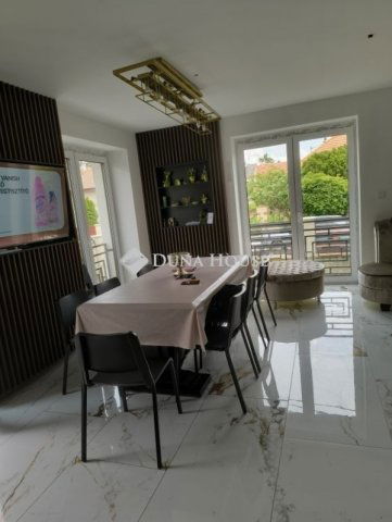 Eladó ikerház, Budapesten, XV. kerületben 109 M Ft, 3 szobás