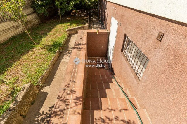 Eladó családi ház, Budapesten, XVI. kerületben 360 M Ft