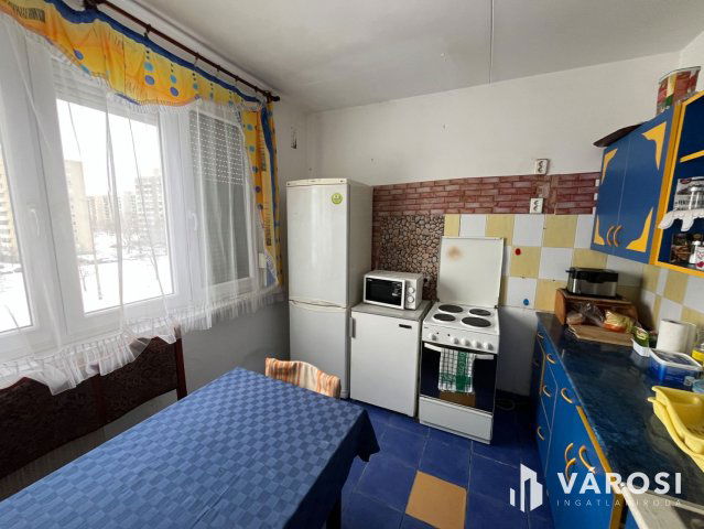 Eladó panellakás, Debrecenben 58.9 M Ft, 3 szobás