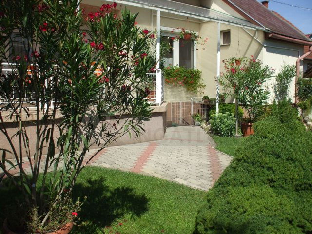 Eladó családi ház, Bácsalmáson 46.5 M Ft, 5 szobás
