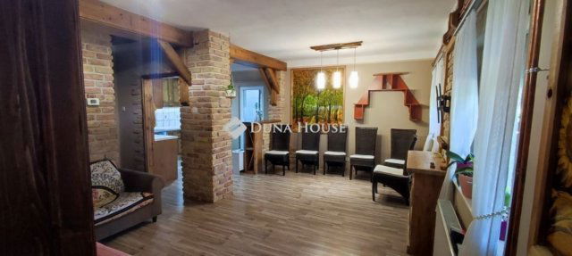 Eladó családi ház, Isaszegen 99.9 M Ft, 7 szobás