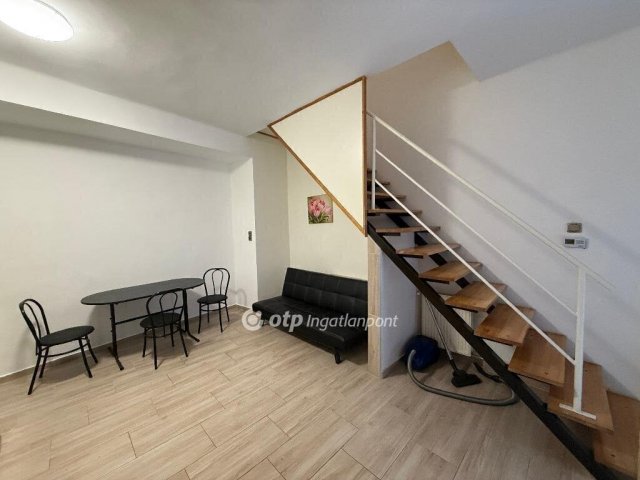 Eladó téglalakás, Budapesten, V. kerületben 78 M Ft, 1 szobás