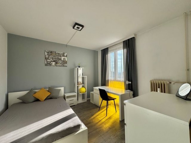 Eladó panellakás, Pécsett, Szigeti úton 69.9 M Ft, 3 szobás