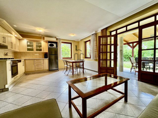 Eladó családi ház, Balatonföldváron 124.9 M Ft, 4 szobás