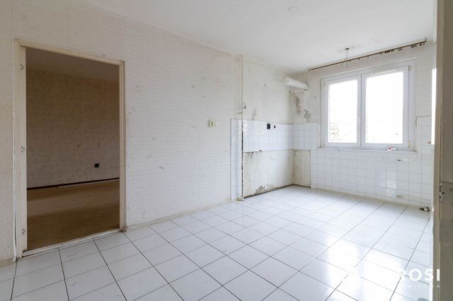 Eladó panellakás, Gyulán 28.5 M Ft, 3 szobás