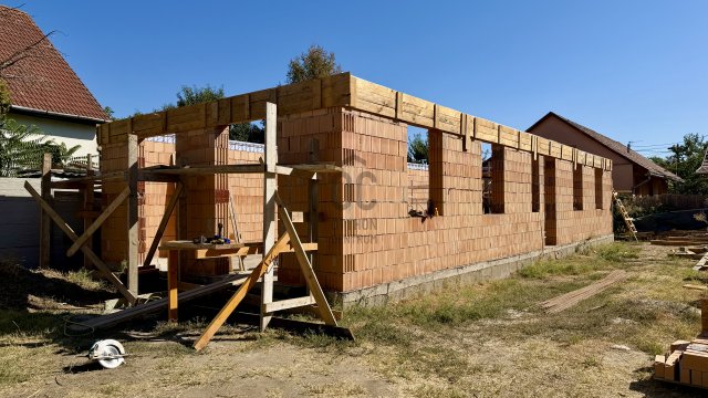 Eladó családi ház, Ócsán 95.9 M Ft, 5 szobás