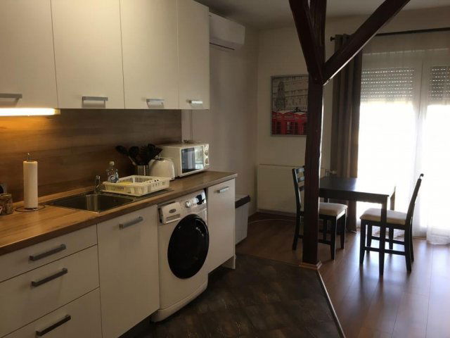 Kiadó téglalakás, albérlet, Pécsett, Kürt utcában, 2+1 szobás