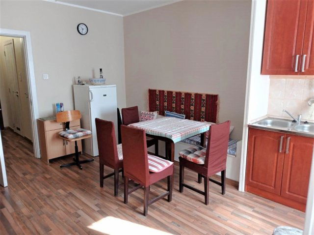 Kiadó panellakás, albérlet, Debrecenben 220 E Ft / hó, 3 szobás