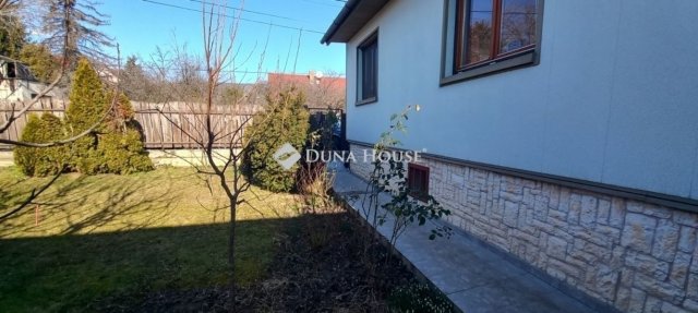 Eladó családi ház, Budaörsön 159.9 M Ft, 6 szobás