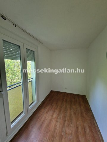 Kiadó panellakás, albérlet, Pécsett 160 E Ft / hó, 2 szobás