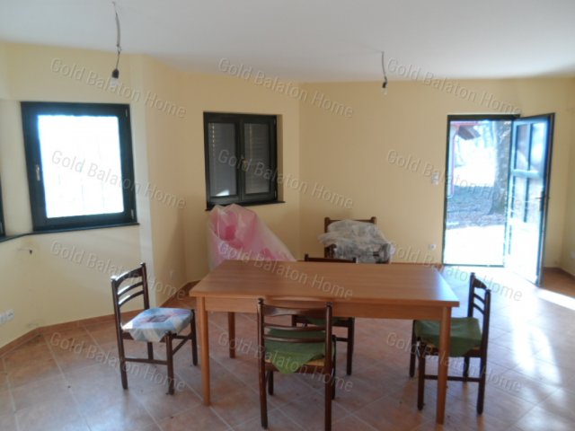 Eladó családi ház, Cserszegtomajon 91.77 M Ft, 5 szobás