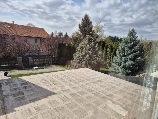 Eladó családi ház, Debrecenben 195 M Ft, 4 szobás