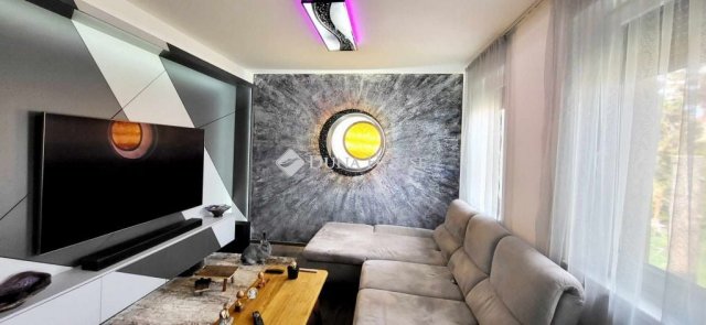 Eladó téglalakás, Budapesten, XV. kerületben, Bocskai utcában