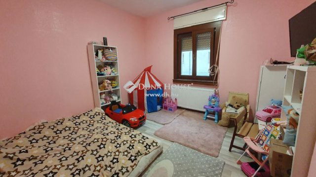 Eladó családi ház, Halásztelken 75 M Ft, 5 szobás