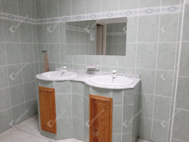 Kiadó iroda, Debrecenben 96 E Ft / hó, 1 szobás