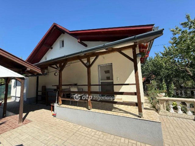 Eladó családi ház, Budapesten, XI. kerületben 75 M Ft, 2 szobás