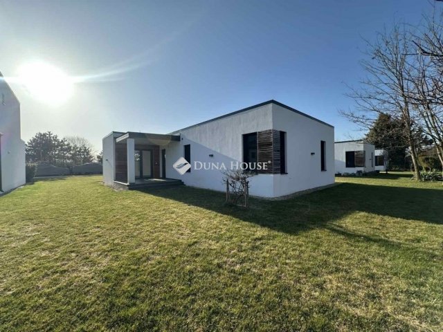 Eladó családi ház, Kecskeméten 575 M Ft, 16 szobás