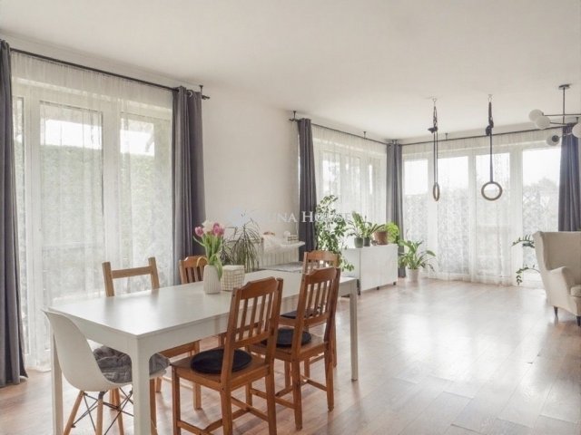 Eladó családi ház, Fóton 262.28 M Ft, 10 szobás