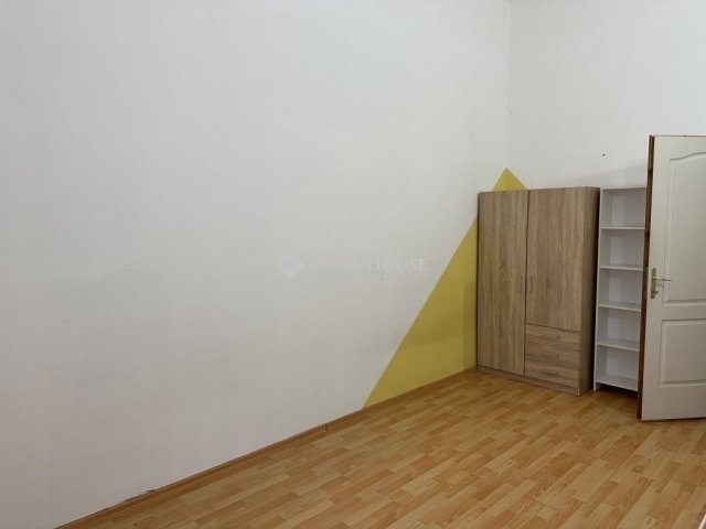 Eladó téglalakás, Szegeden 42.5 M Ft, 2 szobás