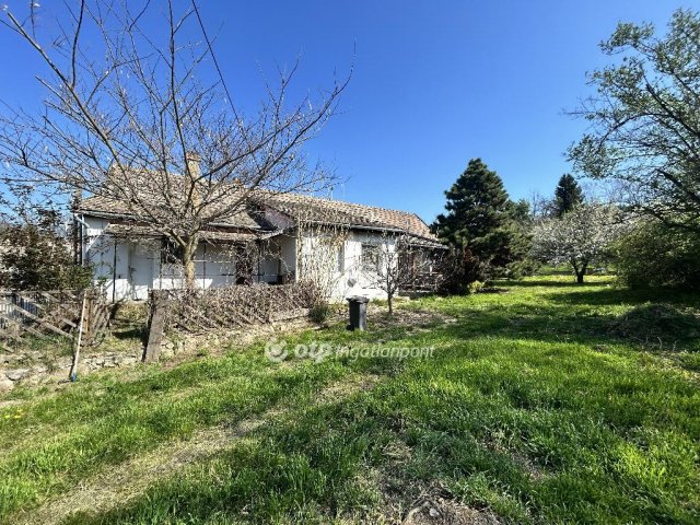 Eladó családi ház, Felsőnyéken 28 M Ft, 3 szobás