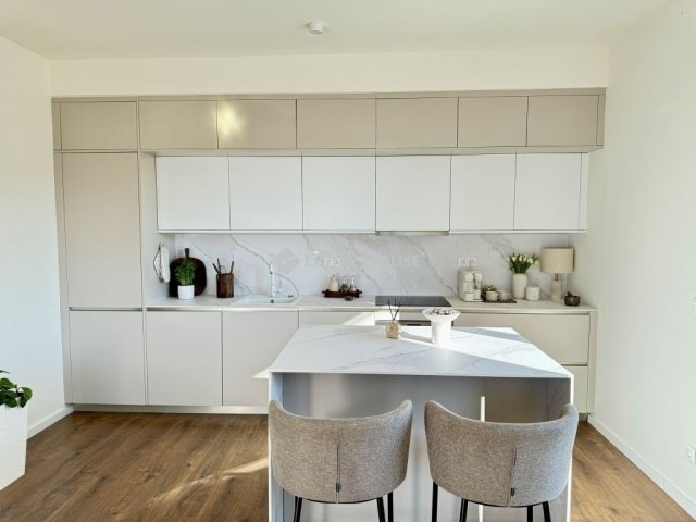 Eladó téglalakás, Budapesten, XI. kerületben 156.9 M Ft