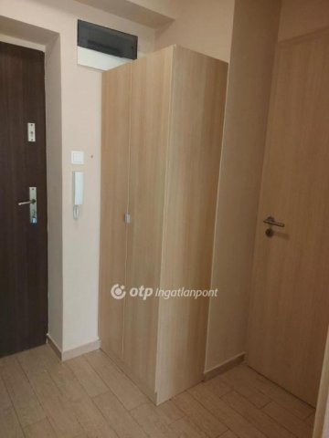 Eladó téglalakás, Pécsett 81.5 M Ft, 3 szobás