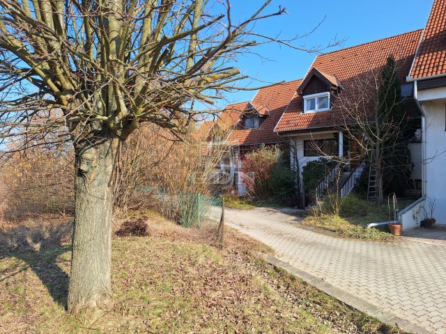 Eladó sorház, Nagykovácsiban 125 M Ft, 4 szobás