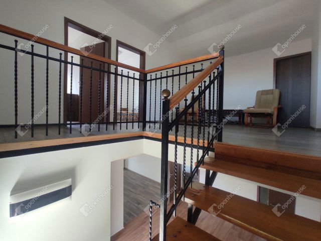 Kiadó családi ház, albérlet, Komáromban 800 E Ft / hó
