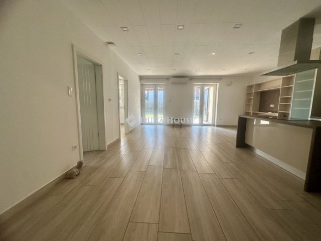 Eladó téglalakás, Budapesten, III. kerületben 200 M Ft, 4 szobás