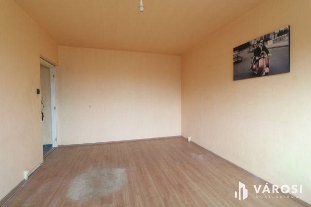 Eladó panellakás, Szegeden 35.9 M Ft, 1 szobás