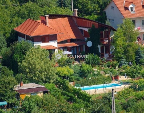 Eladó családi ház, Budaörsön 385 M Ft, 6 szobás
