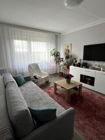 Eladó panellakás, Debrecenben 65.5 M Ft, 3 szobás