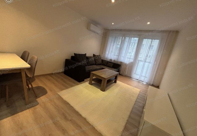 Kiadó panellakás, albérlet, Tatabányán 200 E Ft / hó