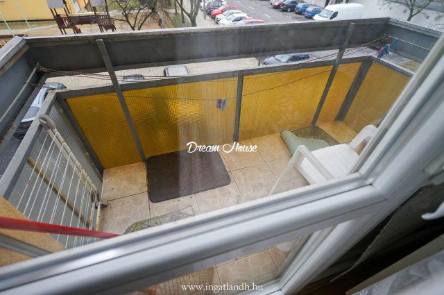 Eladó téglalakás, Nyíregyházán 39.99 M Ft, 2+1 szobás