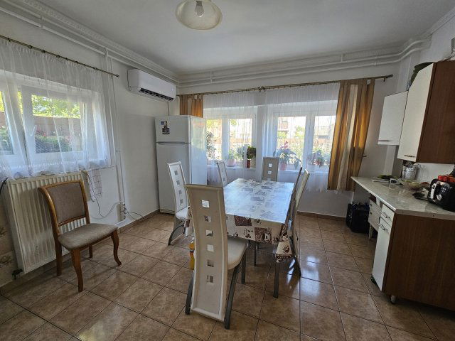 Eladó családi ház, Mezőlakon 68 M Ft, 5 szobás