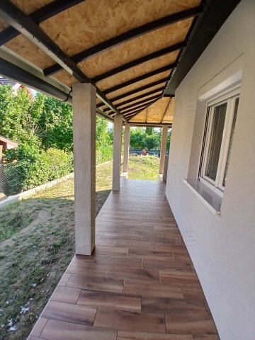 Eladó családi ház, Balatonkenesén 139.9 M Ft, 4 szobás
