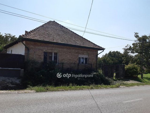 Eladó családi ház, Vácszentlászlón 18 M Ft, 4 szobás