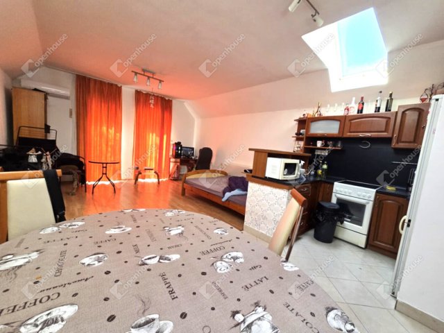 Eladó téglalakás, Komáromban 55 M Ft, 2 szobás