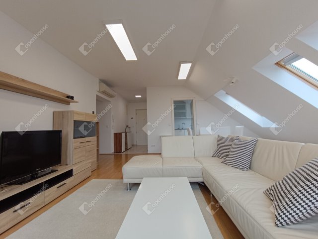 Eladó téglalakás, Sopronban 89.9 M Ft, 4 szobás