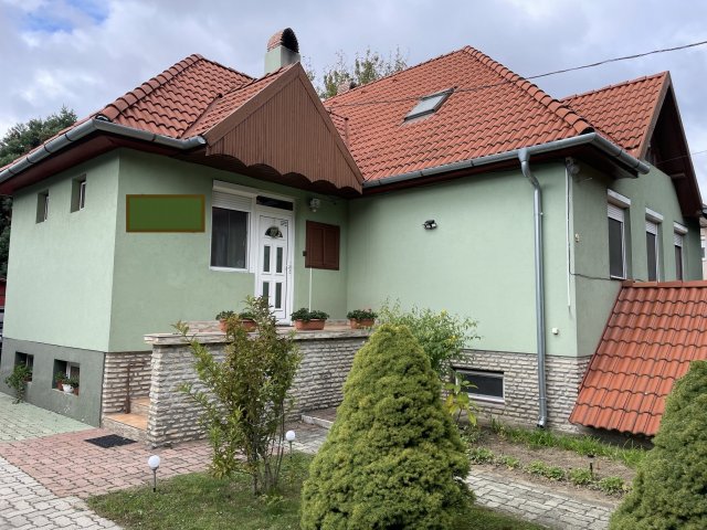 Eladó családi ház, Tésen 265 M Ft, 5 szobás