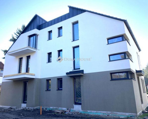 Eladó téglalakás, Budapesten, III. kerületben, Ringató utcában