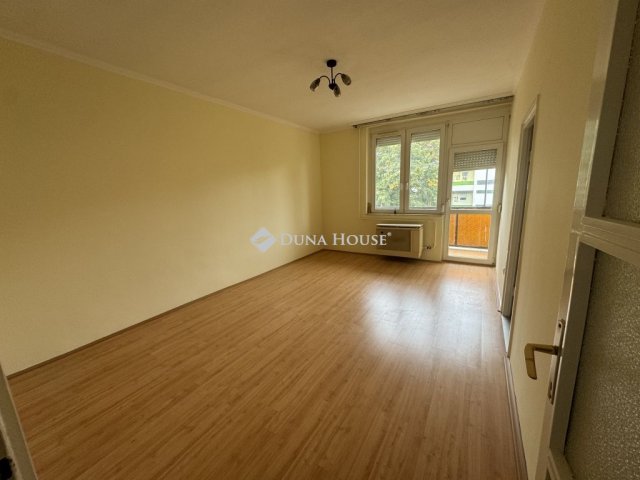 Eladó téglalakás, Zalaegerszegen 36 M Ft, 2 szobás