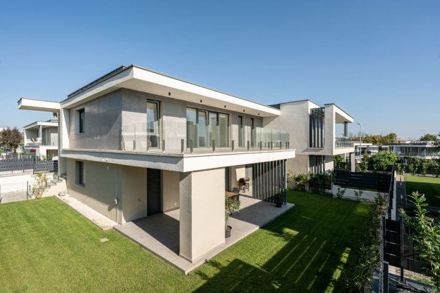 Eladó téglalakás, Törökbálinton 175.9 M Ft, 4 szobás