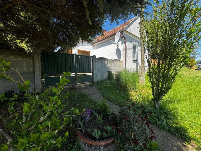 Eladó családi ház, Olaszfán 20.99 M Ft, 2 szobás