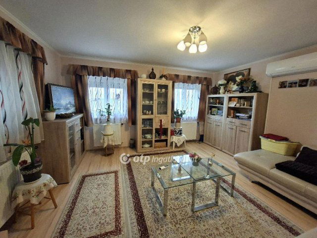 Eladó családi ház, Martonvásáron 120 M Ft, 3 szobás
