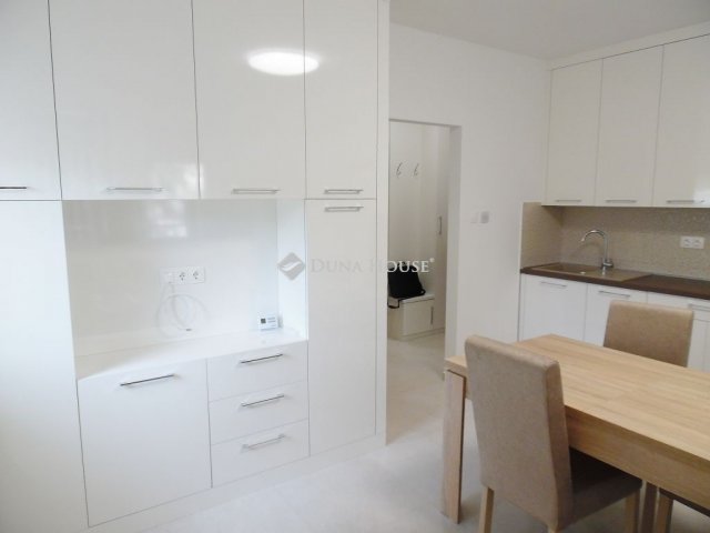 Kiadó téglalakás, albérlet, Debrecenben 180 E Ft / hó, 2 szobás