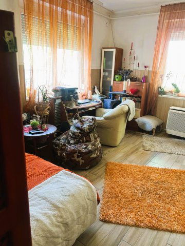 Eladó családi ház, Egerben 94.9 M Ft, 7 szobás