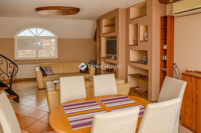 Eladó téglalakás, Kecskeméten 79.9 M Ft, 4 szobás