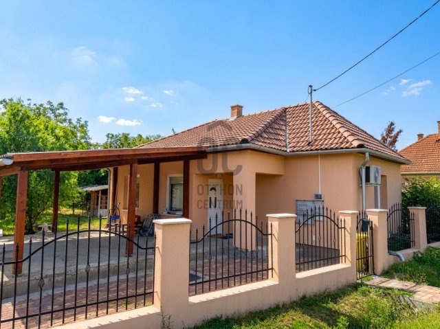 Eladó családi ház, Jászárokszálláson 27.99 M Ft, 2 szobás
